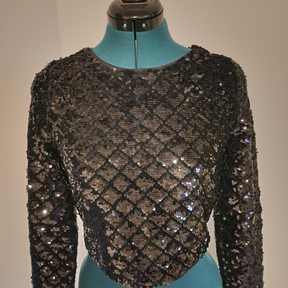 Express Womens Black Sequin Crop Top Size Small Long Sleeves Round Neck Disco